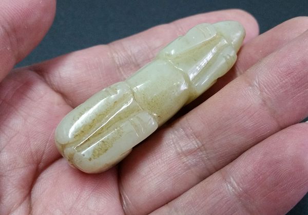 古玩玉器和田玉雕“臥豬”把件拍賣,當(dāng)前價格480元