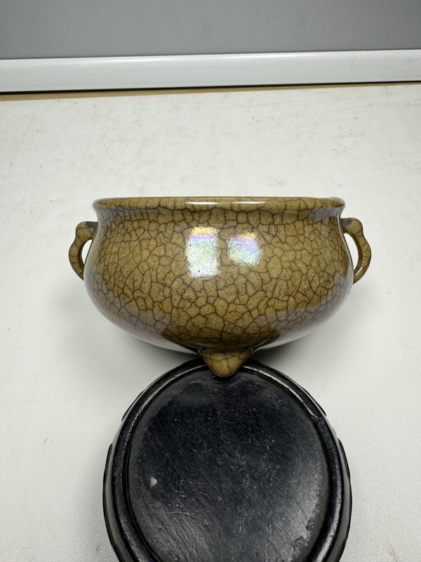 古玩陶瓷乾隆·黃哥釉雙耳爐拍賣,當前價格3600元