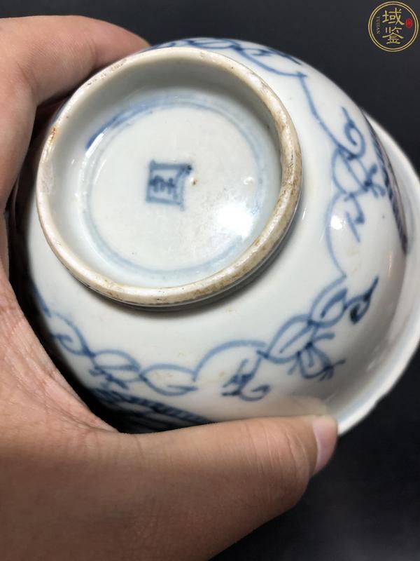 古玩陶瓷青花蓮托團花紋碗拍賣，當前價格880元