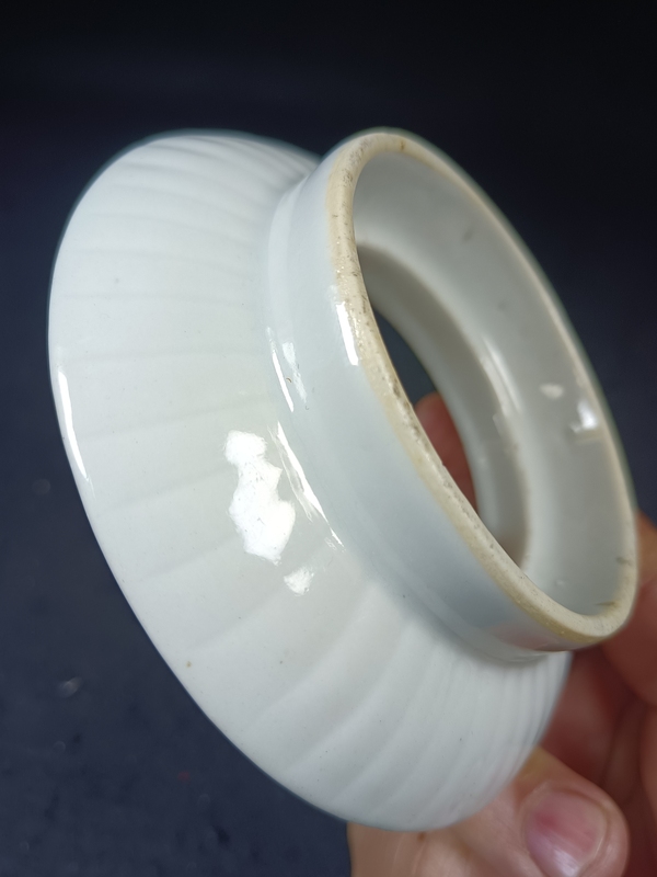 古玩陶瓷(全美品)光緒淺絳彩山水人物瓜棱茶碗拍賣,當前價格388元