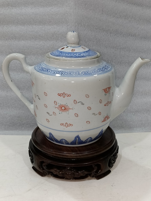 古玩陶瓷青花加彩玲瓏紋茶壺拍賣，當(dāng)前價(jià)格580元