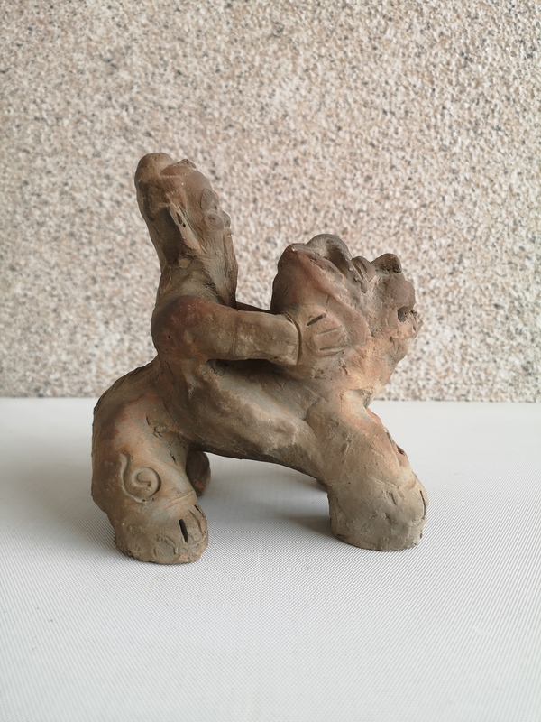古玩陶瓷陶胎騎獅神像拍賣,當前價格580元