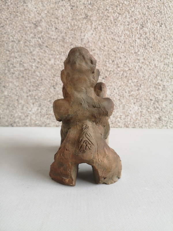 古玩陶瓷陶胎騎獅神像拍賣,當前價格580元