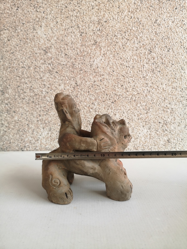 古玩陶瓷陶胎騎獅神像拍賣,當前價格580元
