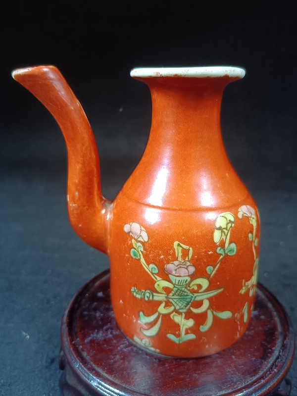 古玩陶瓷(全品)晚清**紅粉彩花卉暗八仙酒壺景德鎮窯拍賣,當前價格800元