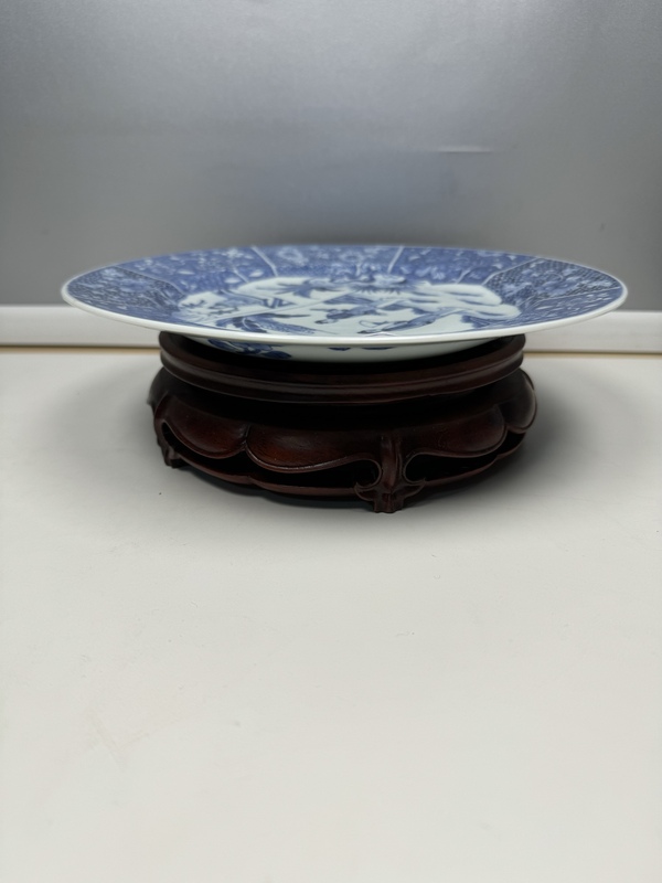古玩陶瓷康熙·青花西廂記紋折沿盤拍賣,當前價格5500元