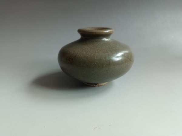 古玩陶瓷元代精品龍泉青瓷水盂拍賣,當(dāng)前價(jià)格3980元