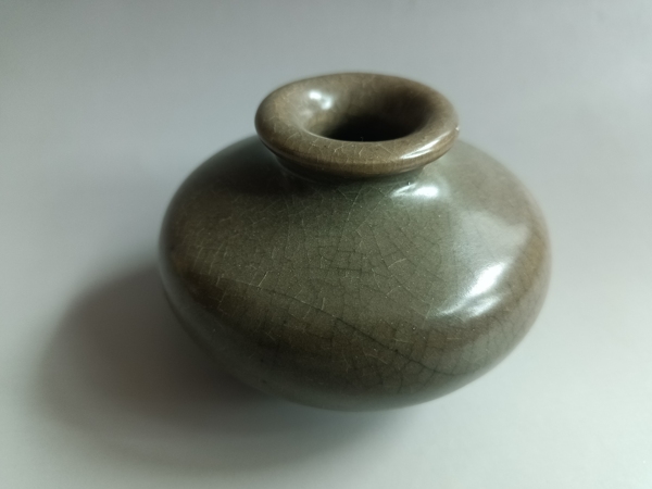 古玩陶瓷元代精品龍泉青瓷水盂拍賣,當(dāng)前價(jià)格3980元