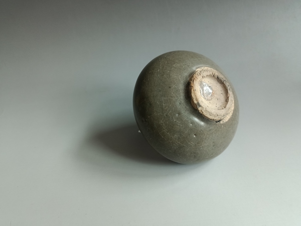 古玩陶瓷元代精品龍泉青瓷水盂拍賣,當(dāng)前價(jià)格3980元