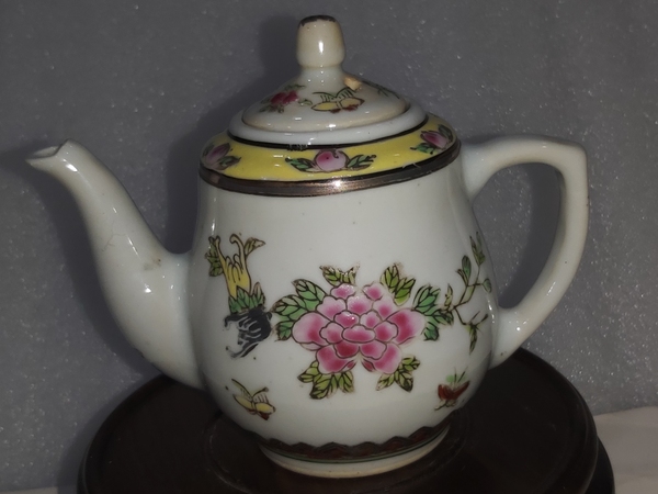 古玩陶瓷花果紋執壺拍賣,當前價格620元