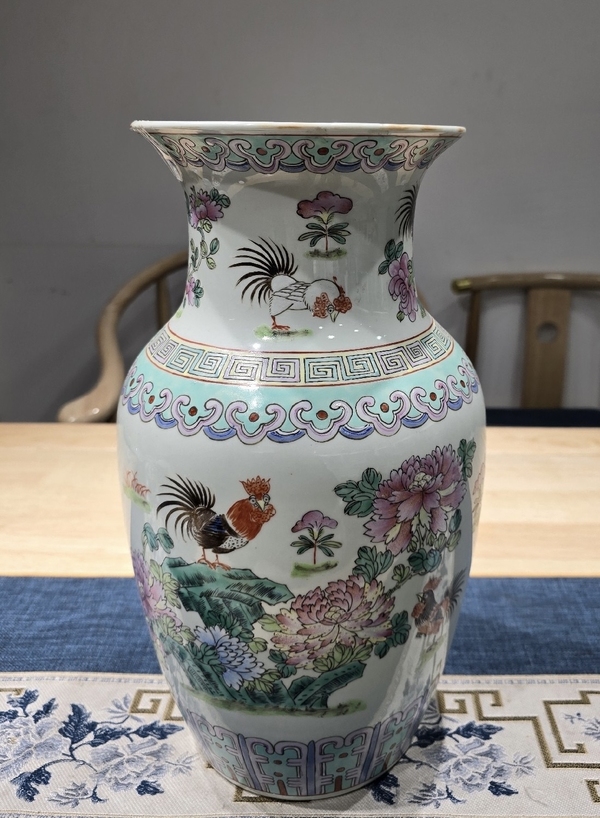 古玩陶瓷粉彩官上加官紋撇口瓶拍賣,當(dāng)前價(jià)格2500元