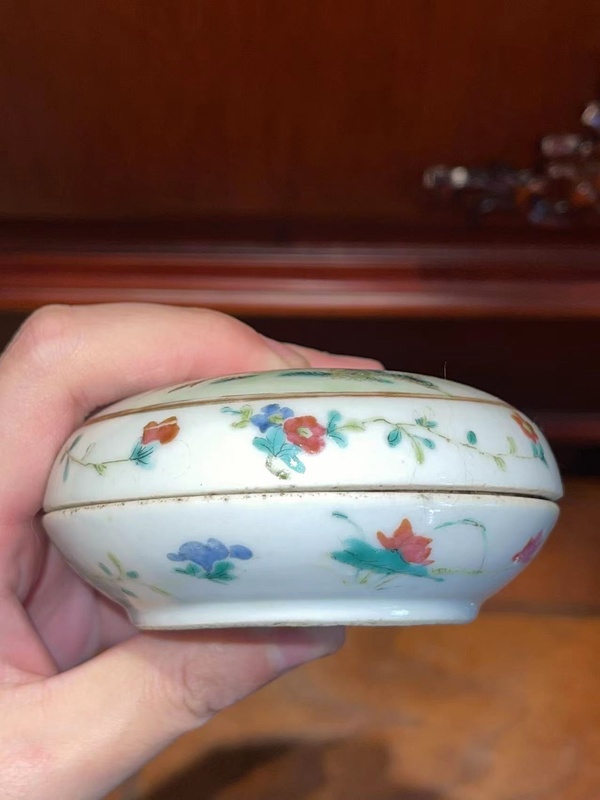 古玩陶瓷清晚期粉彩鶴鹿紋印盒拍賣,當前價格6666元