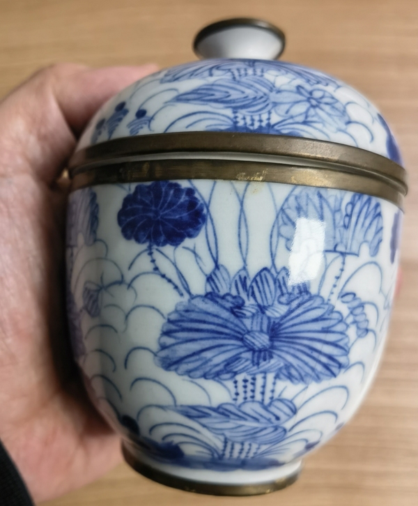 古玩陶瓷荷塘清趣圖青花蓋缸拍賣(mài),當(dāng)前價(jià)格980元
