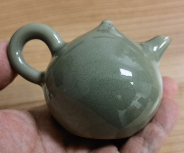 古玩陶瓷青釉倒流壺拍賣,當前價格198元