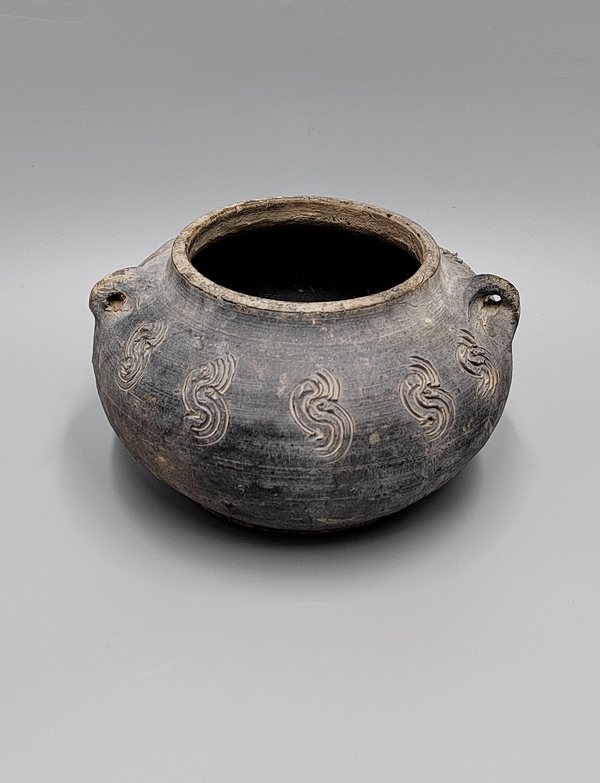 古玩陶瓷唐代黑陶刻劃鳳紋茶器拍賣,當前價格5600元