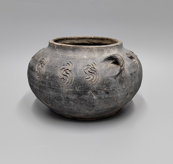 古玩陶瓷唐代黑陶刻劃鳳紋茶器拍賣,當前價格5600元