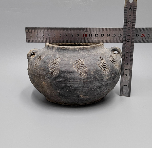 古玩陶瓷唐代黑陶刻劃鳳紋茶器拍賣,當前價格5600元