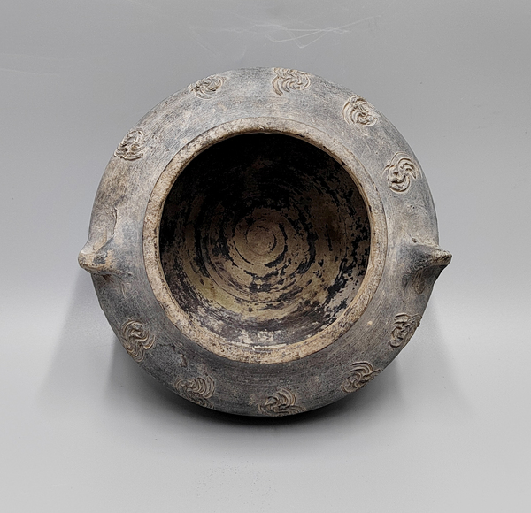 古玩陶瓷唐代黑陶刻劃鳳紋茶器拍賣,當前價格5600元