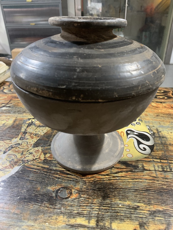 古玩陶瓷战汉馆藏级精品灰陶磨光大豆罐拍卖，当前价格15800元