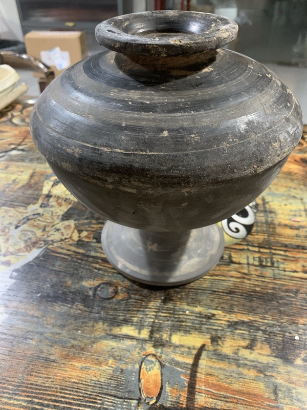 古玩陶瓷戰(zhàn)漢館藏級(jí)精品灰陶磨光大豆罐拍賣(mài),當(dāng)前價(jià)格5800元