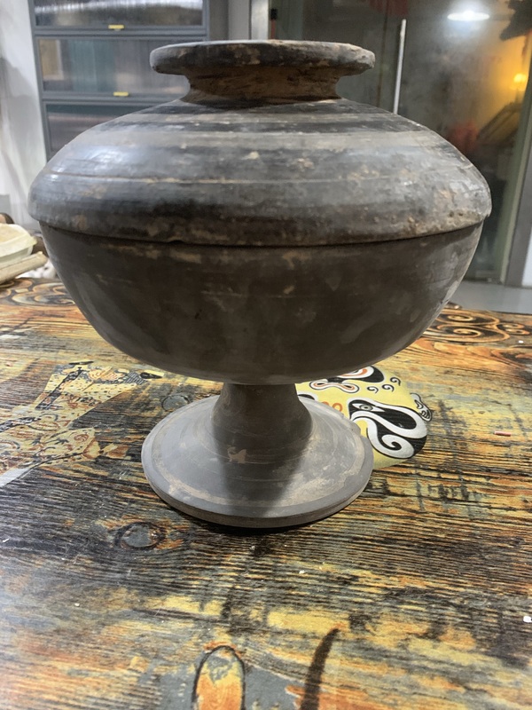 古玩陶瓷戰(zhàn)漢館藏級(jí)精品灰陶磨光大豆罐拍賣(mài),當(dāng)前價(jià)格5800元