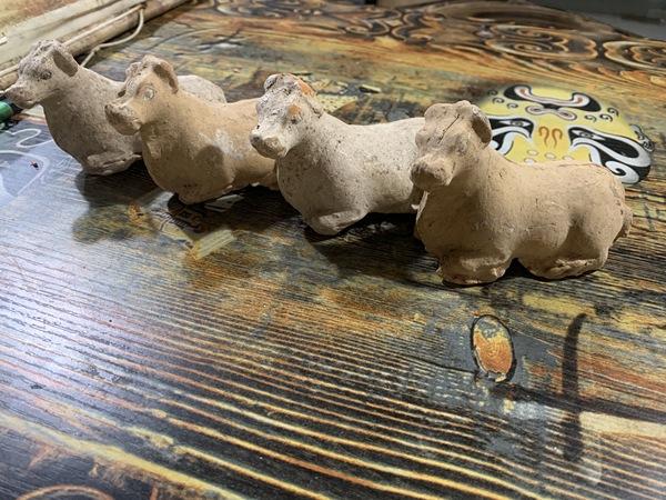 古玩陶瓷唐代臥牛陶塑四頭(精品)拍賣,當(dāng)前價(jià)格3800元