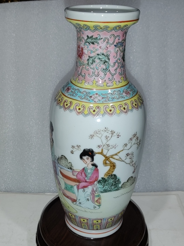 古玩陶瓷人物紋粉彩瓶拍賣,當前價格1280元