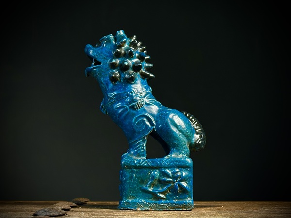 古玩陶瓷孔雀藍獅子擺件拍賣,當前價格3500元