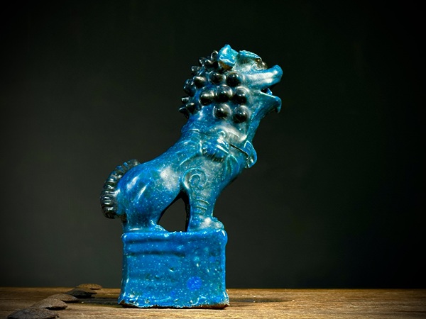 古玩陶瓷孔雀藍獅子擺件拍賣,當前價格3500元
