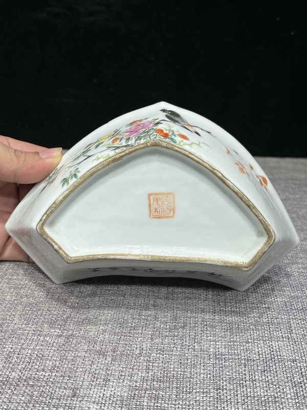 古玩陶瓷粉彩花鳥詩文攢盤拍賣,當前價格1500元