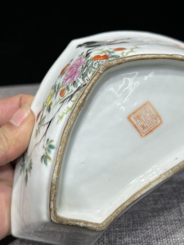 古玩陶瓷粉彩花鳥詩文攢盤拍賣,當前價格1500元