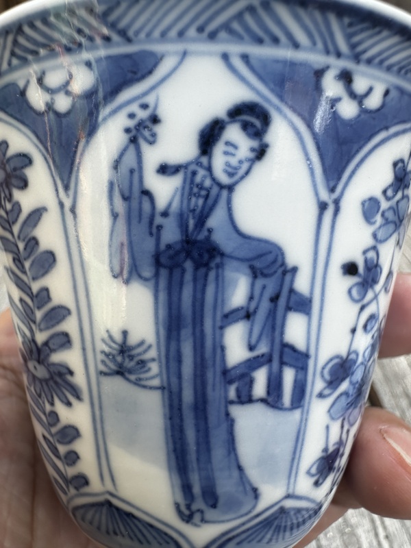古玩陶瓷康熙青花開窗花卉人物鈴鐺杯碟一套拍賣,當前價格4777元