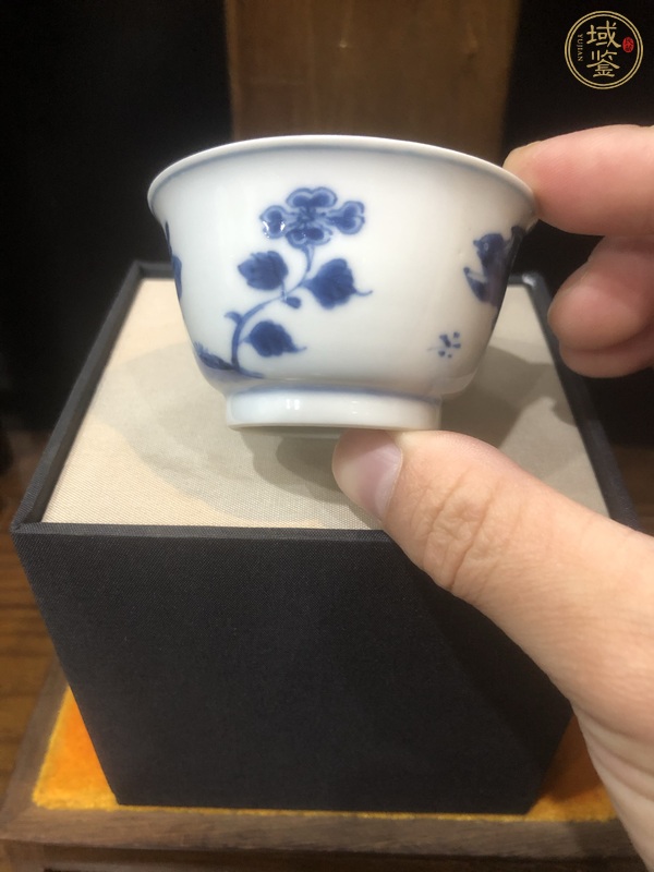 古玩陶瓷青花安居樂業(yè)品茗杯真品鑒賞圖