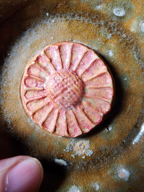 古玩陶瓷龍泉青瓷花卉紋盤拍賣,當前價格288元