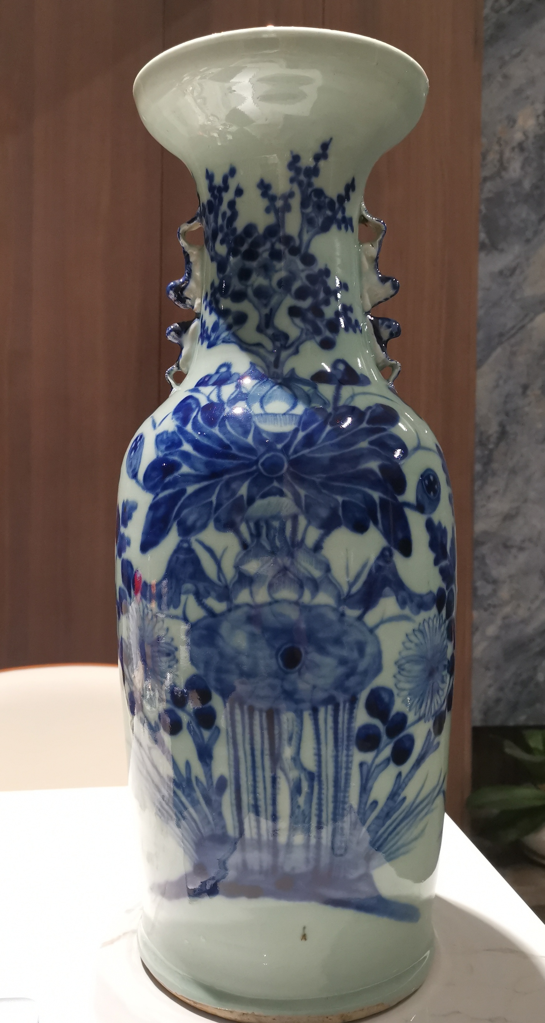 豆青釉陰刻花紋瓶 中国美術 中国古玩 Amazon.co.jp: 豆青釉陰刻花紋瓶 中国美術 中国古玩 : ホーム