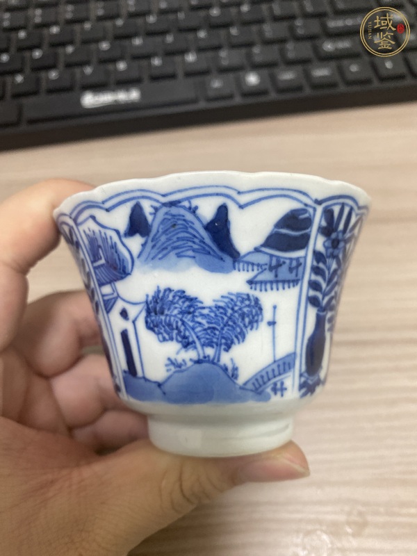 古玩陶瓷山水紋青花杯真品鑒賞圖