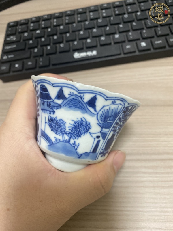 古玩陶瓷山水紋青花杯真品鑒賞圖