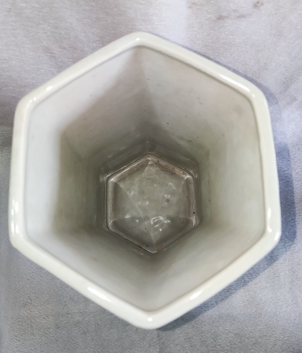 古玩陶瓷粉彩貼花六方花插拍賣,當(dāng)前價格680元