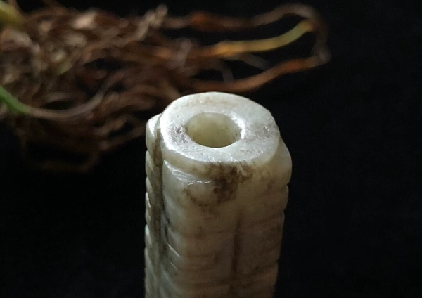 古玩玉器明代和田玉雕“琮式勒”拍賣,當前價格43000元
