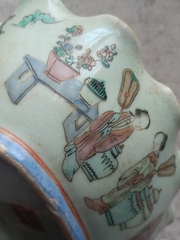 古玩陶瓷清代人物粉彩貢碗拍賣,當(dāng)前價(jià)格999元