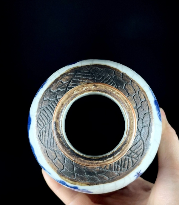 古玩陶瓷哥釉青花山水樓閣紋雞腿瓶拍賣,當(dāng)前價(jià)格3698元