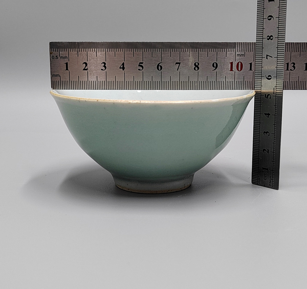 古玩陶瓷清中嘉慶本朝款豆青釉茶盞拍賣,當前價格880元