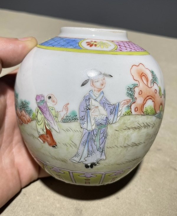 古玩陶瓷【精品細路民窯】粉彩攜琴訪友人物故事紋小罐拍賣,當前價格2950元