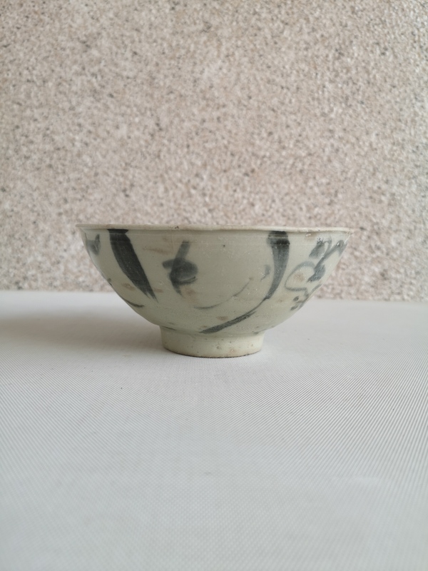 古玩陶瓷青花花卉紋茶碗拍賣，當(dāng)前價(jià)格450元