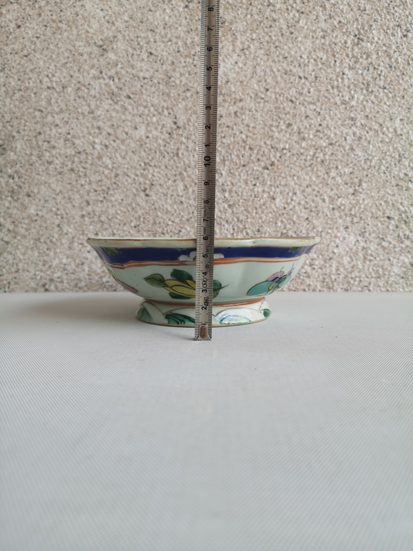 古玩陶瓷粉彩花卉紋花口供碗拍賣,當前價格850元