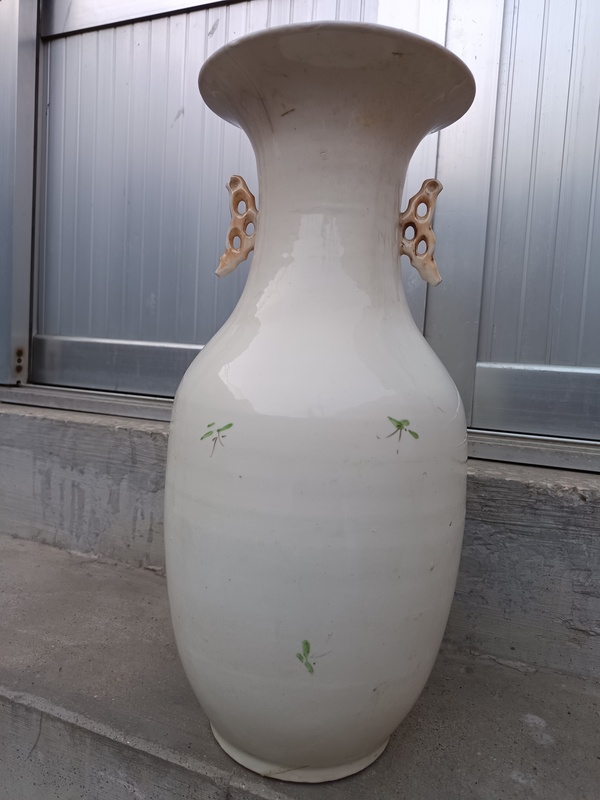 古玩陶瓷花鳥紋雙耳瓶拍賣,當前價格980元