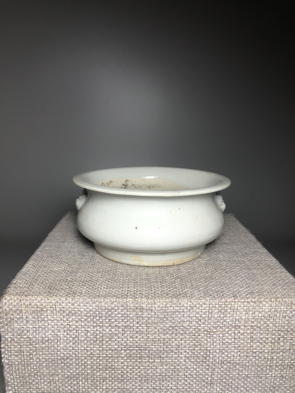 古玩轉(zhuǎn)賣德化，白瓷獅耳爐拍賣，當(dāng)前價(jià)格1680元