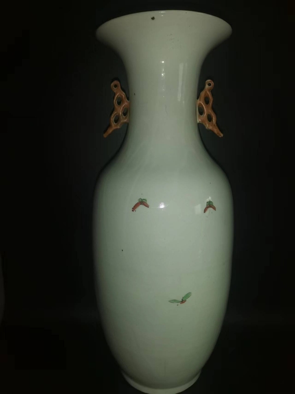 古玩陶瓷粉彩三娘教子圖撇口瓶拍賣,當(dāng)前價(jià)格6600元