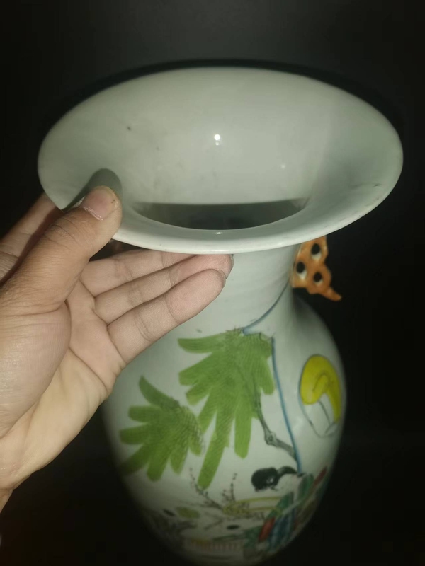 古玩陶瓷粉彩三娘教子圖撇口瓶拍賣,當(dāng)前價(jià)格6600元