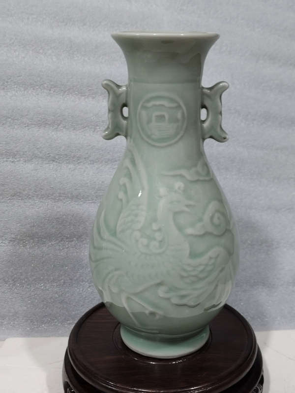 古玩陶瓷龍泉窯青釉瓶拍賣,當前價格0元
